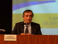 O Acadêmico Antonio Cicero